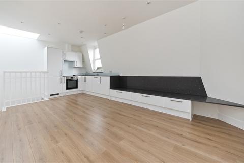 1 bedroom flat to rent, London W12