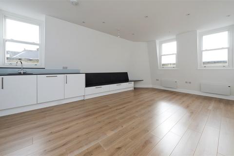 1 bedroom flat to rent, London W12