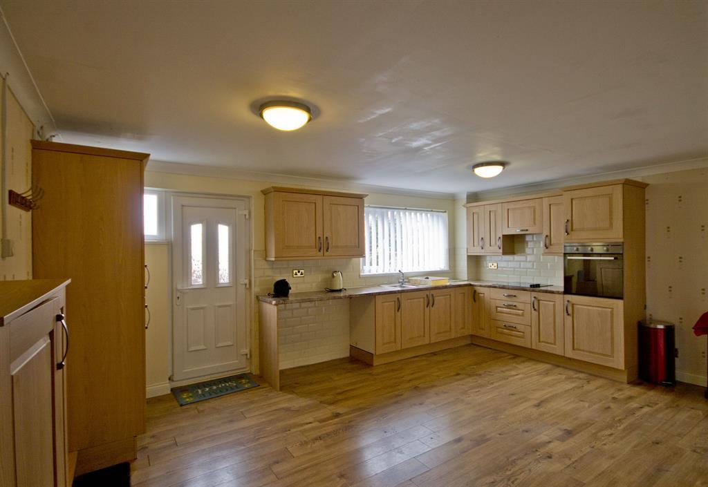 Beckenham Gardens Hemlington Middrough Ts8 9jt 3 Bed End Of Image 1 Of 8