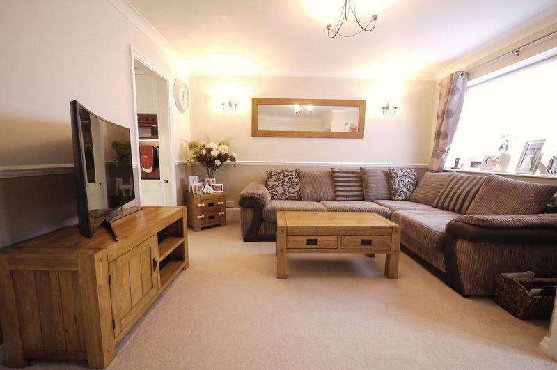 Hardy Way, Enfield 2 bed ground floor flat £375,000