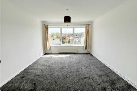 2 bedroom flat to rent, Coldharbour Lane, Bushey, WD23.