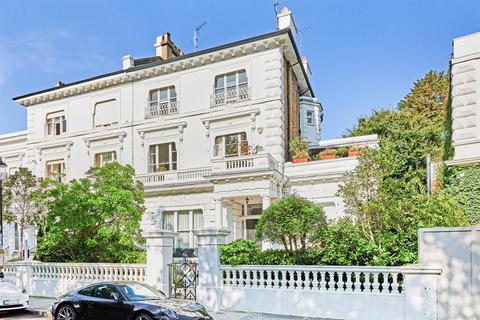 3 bedroom flat to rent, The Boltons, Chelsea SW10