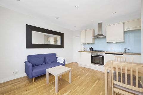 2 bedroom flat to rent, Arthur Road, Upper Holloway, London