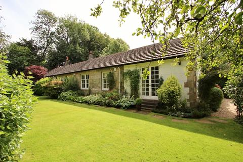 scotland bungalows kilbride east houses gleniffer property onthemarket braehead thorntonhall detached bungalow cottage road g74 5aq bedroom newton mearns