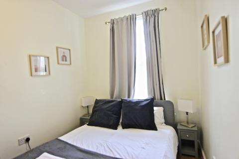 2 bedroom flat to rent, Willoughby Road, London, N8