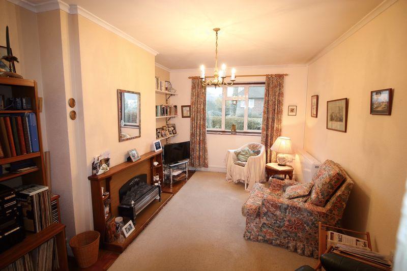 FOXON LANE, CATERHAM ON THE HILL 3 bed semidetached house £379,950