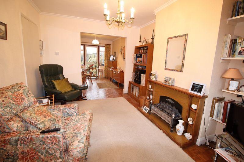 FOXON LANE, CATERHAM ON THE HILL 3 bed semidetached house £379,950