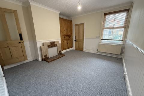 3 bedroom terraced house to rent, George Street, Melton Mowbray