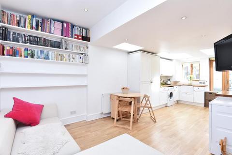 3 bedroom terraced house to rent, Sandycombe Road,  Richmond,  TW9