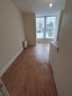 1 bedroom flat to rent, The Parkway, Hanley , Stoke-on-Trent, ST1 3BB
