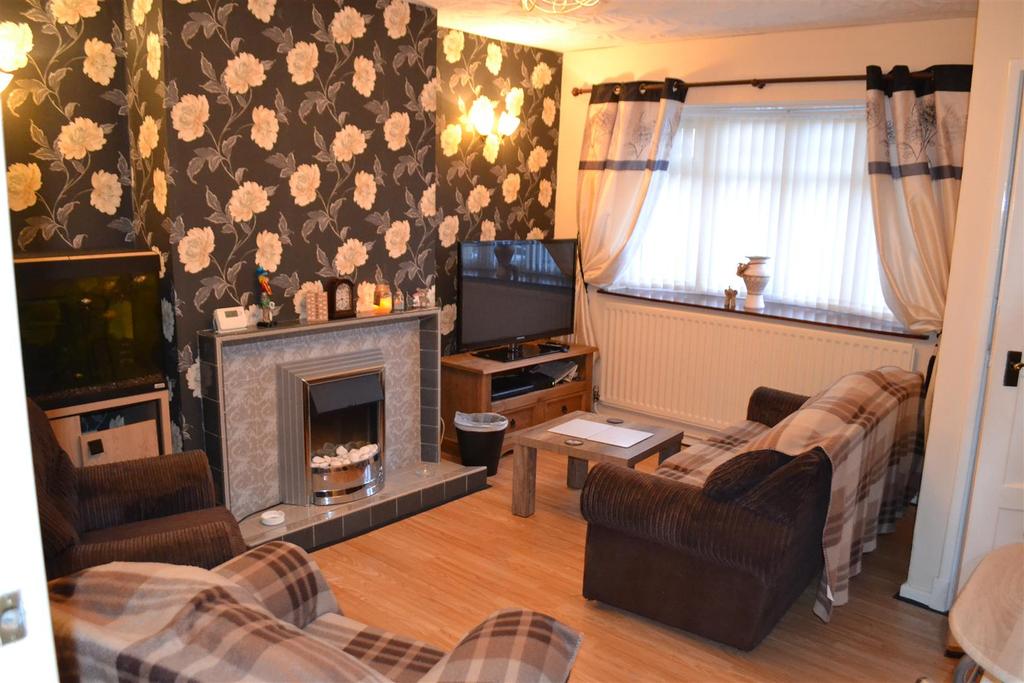 Remington Road, Walsall 2 bed end of terrace house £595 pcm (£137 pw)