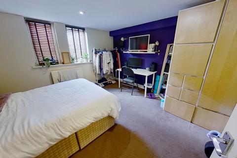 6 bedroom house to rent, St Ann's Avenue,Burley