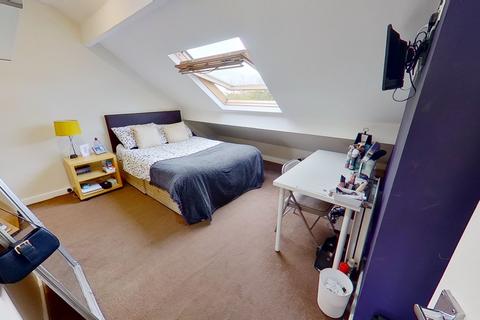 6 bedroom house to rent, St Ann's Avenue,Burley