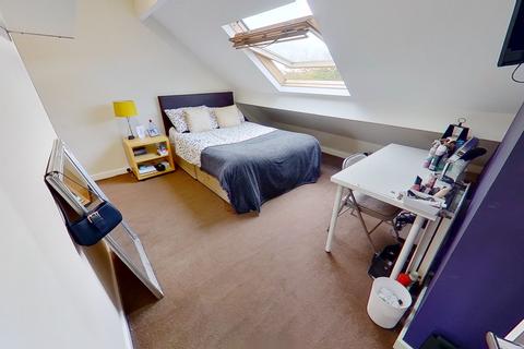5 bedroom house to rent, St Ann's Avenue,Burley