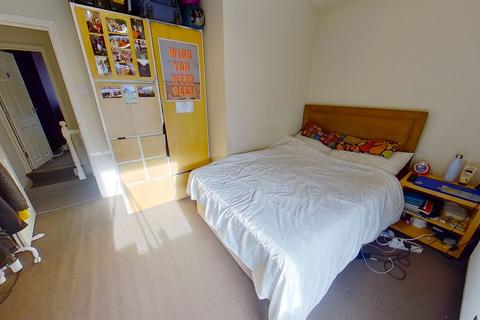 5 bedroom house to rent, St Ann's Avenue,Burley