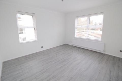 2 bedroom apartment to rent, Rayleigh Road, Brentwood CM13