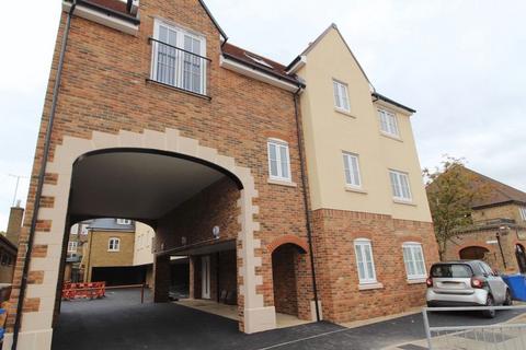 2 bedroom apartment to rent, William Hunter Way, Brentwood CM14