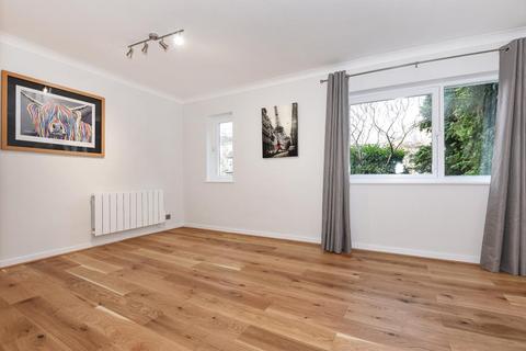 1 bedroom apartment to rent, Surbiton,  Surrey,  KT6