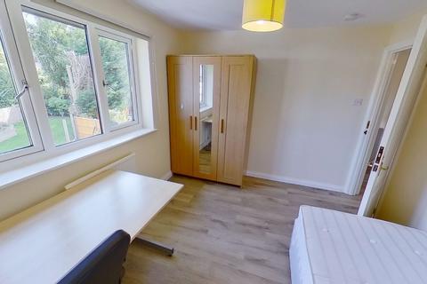 undefined, Elmside, Guildford GU2 7SJ