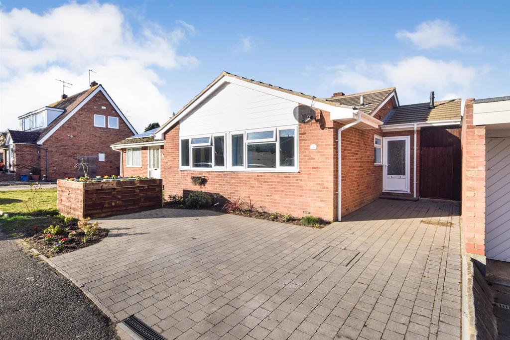 Sceptre Close, Tollesbury, Maldon 3 bed bungalow £325,000