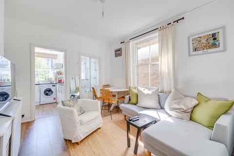 2 bedroom flat to rent, Vera Road, Fulham, London