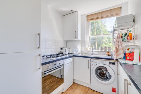 2 bedroom flat to rent, Vera Road, Fulham, London