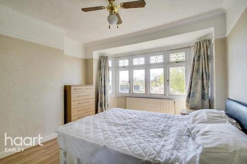 1 bedroom in a house share to rent, Mays Close, Reading
