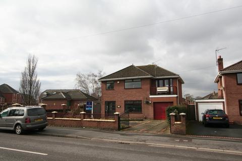 4 bedroom detached house to rent, Chester Road, Whitby, Ellesmere Port, Cheshire. CH66