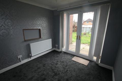 4 bedroom detached house to rent, Chester Road, Whitby, Ellesmere Port, Cheshire. CH66