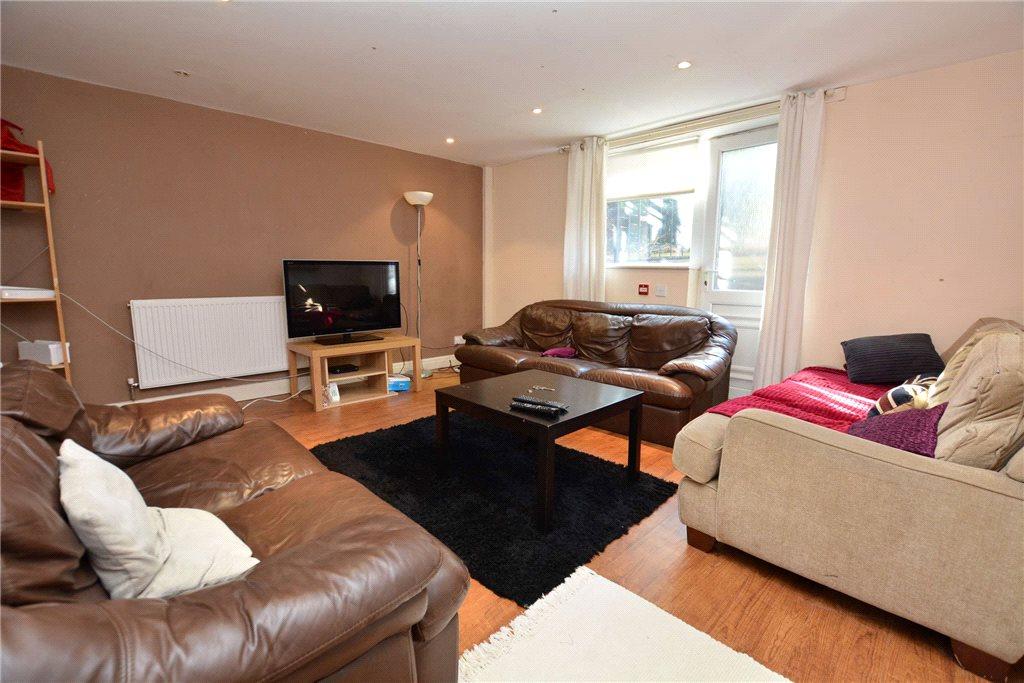 Ash Road, Leeds, West Yorkshire 7 bed terraced house £345,000