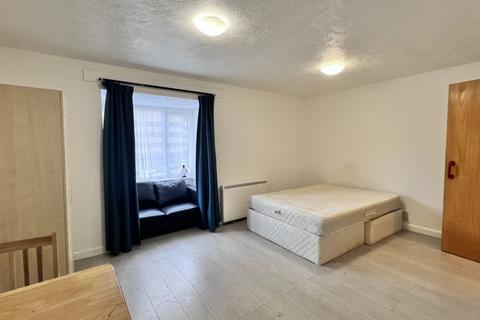 Studio to rent, Harp Island Close, Neasden, NW10