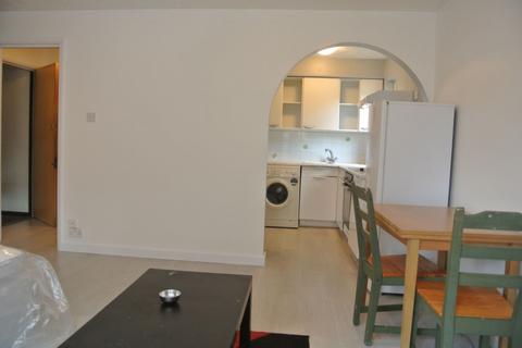 Studio to rent, Harp Island Close, Neasden, NW10