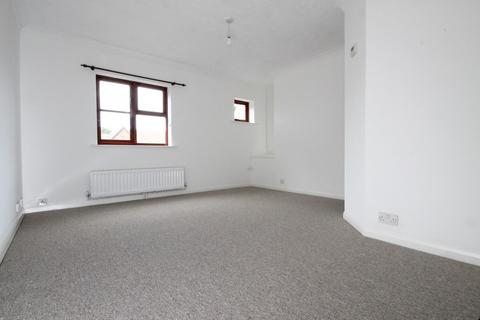 2 bedroom flat to rent, 2 bedroom First Floor Flat in Chichester