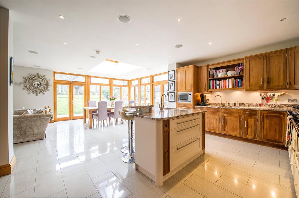 Kitchen/Breakfast Rm