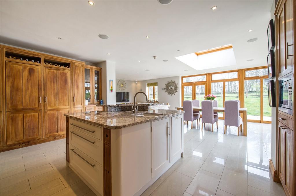 Kitchen/Breakfast Rm
