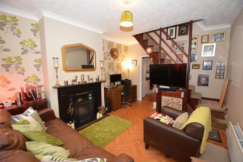 Brook Vale Chatsworth Road Brampton Chesterfield S40 2 Bed Terraced House 100 000