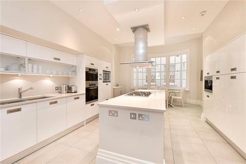 4 bedroom apartment to rent, Upper Grosvenor Street, Mayfair, London, W1K