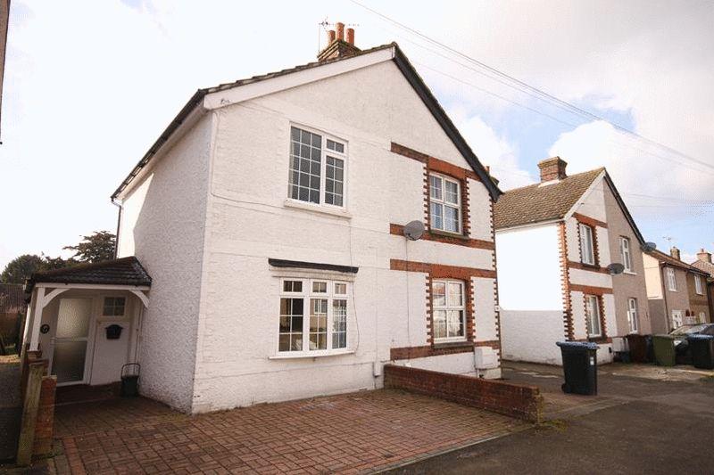Alexandra Road, Warlingham 2 bed semidetached house £380,000