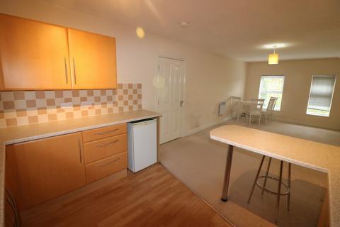 2 bedroom flat to rent, Dunsley House, Pickering Court, 892 Hessle Road