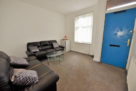 4 bedroom house to rent - 34 Burley Lodge Terrace