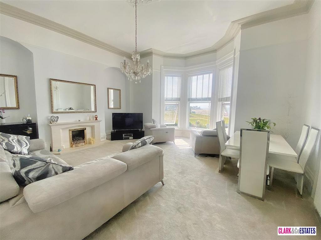 Alexandra Terrace, Exmouth 2 bed apartment £425,000