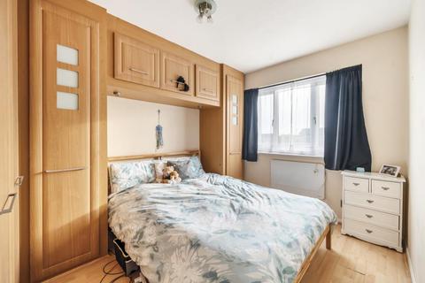 1 bedroom apartment to rent, Scotts Avenue,  Sunbury On Thames,  TW16