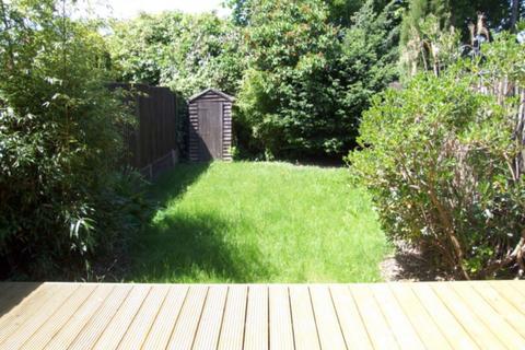 2 bedroom flat to rent, Hillfield Avenue, Crouch End, N8