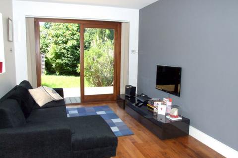 2 bedroom flat to rent, Hillfield Avenue, Crouch End, N8