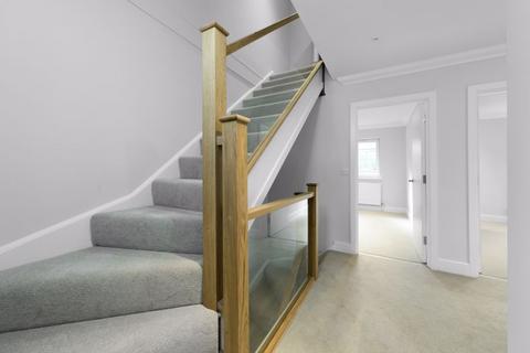 2, Chestnut Rise Birtley Road, Bramley, Guildford, GU5 0EU