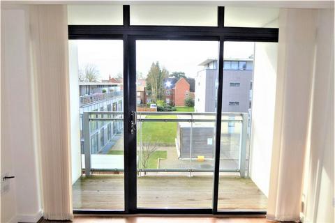 2 bedroom flat to rent, Winchester Court