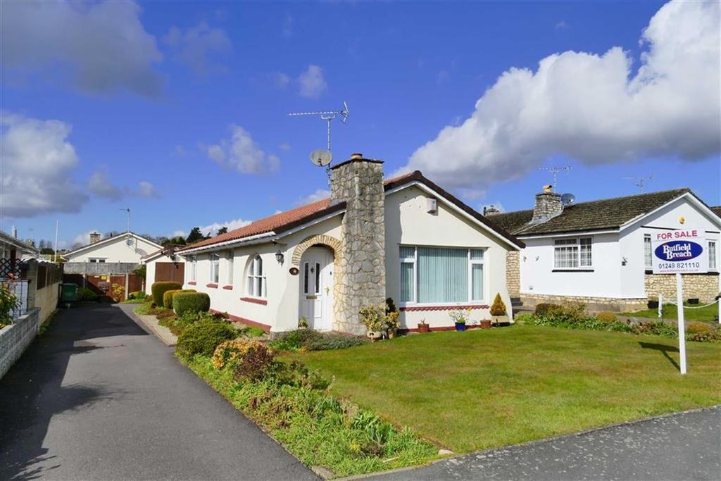 Downland Road, Curzon Park, Calne 3 bed detached bungalow £285,000