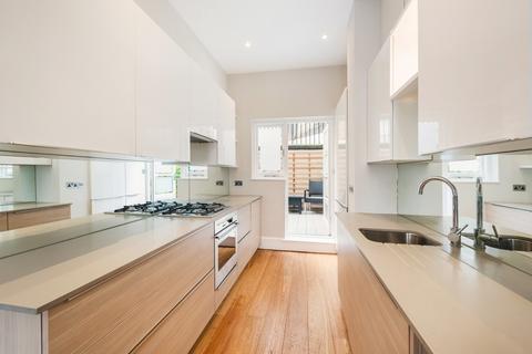 2 bedroom flat to rent, Chesham Street, Belgravia, London