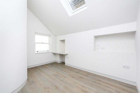 2 bedroom flat to rent, Lower Richmond Road, Putney