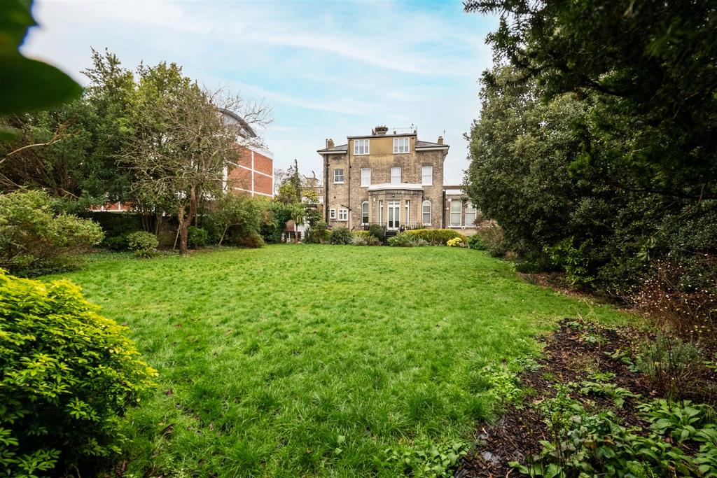 2a 23 Putney Hill Rr Ext.jpg